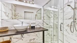Kúpeľňa v ubytovaní Apartament Sępia Góra Premium z Sauną - 5D Apartamenty