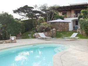 Πισίνα στο ή κοντά στο Mediterranean Villa of Liscia di Vacca