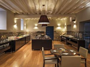 Restaurant ou autre lieu de restauration dans l'établissement Novotel Cusco