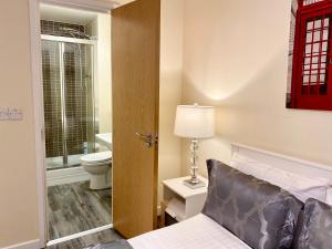 Ένα μπάνιο στο Smartrips Apartments - The Hub +75 φωτογραφίες