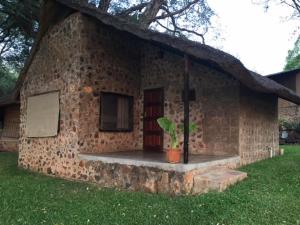 El edificio en el que está el complejo de cabañas