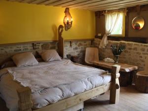 Postel nebo postele na pokoji v ubytování Les Chambres de Pontfol - Chambres d'hôtes - Guest house