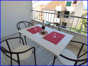Fotografie z fotogalerie ubytování Beautiful view and apartment for family v destinaci Baška Voda