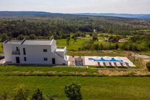 Gallery image of Villa Tramonto Kozljak in Kozljak +18 photos