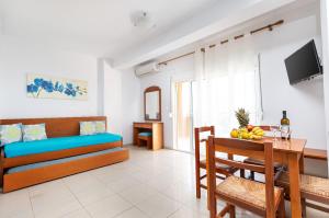 Gallery image of Sun Beach Apartments in Kato Daratso
