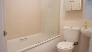 BookedUK: Cheerful 1 Bed Apartment - Sawbridgeworth