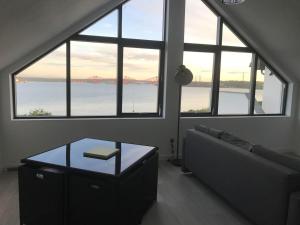 The Wee Glasshouse - Stunning views of Dalgety Bay