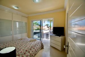 A television and/or entertainment centre at Villa Lovisi
