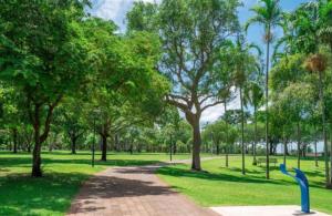 Κήπος έξω από το ZEN CENTRAL CBD - Affordable 3-Bdrm Apt in the Heart of Darwin City