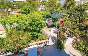 Zahrada ubytování Comfortable apartment with garden in Palit, 100 m², for 6 guests.
