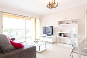 Gallery image of Appartement d'une chambre a Cannes a 250 m de la plage avec vue sur la ville balcon amenage et wifi in Cannes