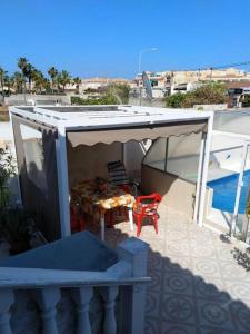 Balkón nebo terasa v ubytování Cozy apartment in El Chaparral, 60 m², shared pool