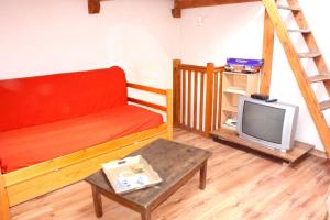 Galeriebild der Unterkunft Appartement de 2 chambres avec wifi a Embrun a 2 km de la plage in Embrun