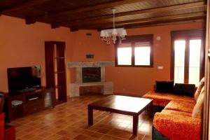 Posedenie v ubytovaní 6 bedrooms house with enclosed garden at Villamiel