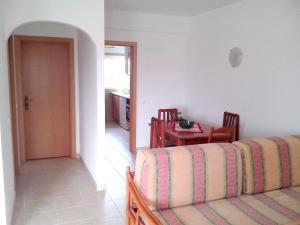 アルブフェイラにあるOne bedroom appartement with shared pool enclosed garden and wifi at Albufeira 2 km away from the beachのギャラリーの写真