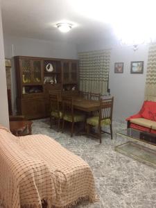 Coin salon dans l'établissement 4 bedrooms house at Noguera de Albarracin