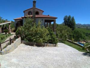 Vonkajšia záhrada v ubytovaní Charming Villa in Ronda with Pool