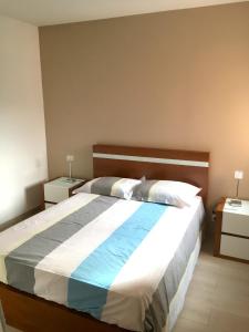 Postel nebo postele na pokoji v ubytování Appartement de 2 chambres avec terrasse et wifi a Bagnolet