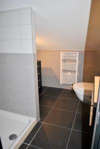 Koupelna v ubytování Maison chaleureuse à Bonifacio, 90 m², piscine partagée