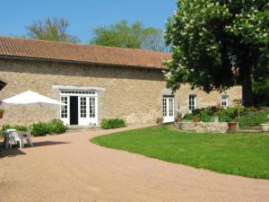 Gallery image of Maison de 3 chambres avec piscine partagee jacuzzi et jardin amenage a Abjat sur Bandiat in Fargeas