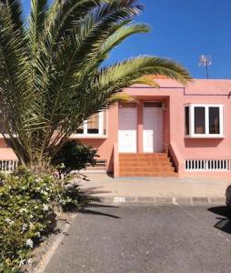 Gallery image of 3 bedrooms house with shared pool terrace and wifi at Antigua in Costa de Antigua