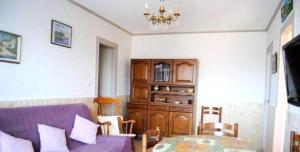 Μια τηλεόραση ή/και κέντρο ψυχαγωγίας στο Appartement charmant à Villers-sur-Mer, 50 m², près de la plage