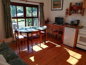 Gallery image of Lovely Sea View Apartment in Rineen - 4 guests in Skibbereen