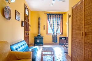 Khu vực ghế ngồi tại Spacious house in Lido di Noto with terrace and garden