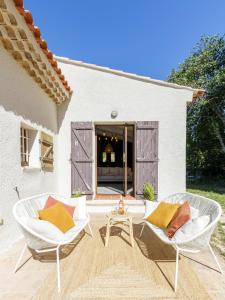 Gallery image of Lodge de charme 135m2 avec piscine dans les vignes AOC Bandol à 15 min des plages et du circuit Paul Ricard F1 in Le Beausset