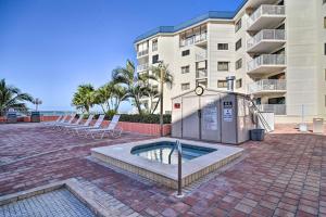 Gallery image of Beachfront Indian Shores Condo - Pool and Hot Tub! in Clearwater Beach