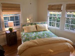 Posteľ alebo postele v izbe v ubytovaní Palm Beach Oasis 3bd 3ba Private Pool plus Parking