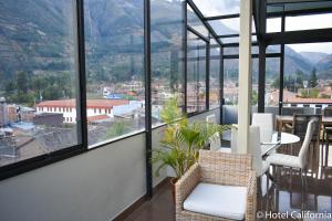 Nespecifikovaný výhled na hory nebo výhled na hory při pohledu z hotelu