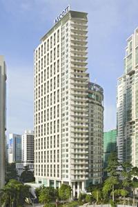 吉隆坡的住宿－雅詩閣住宅酒店，上面有Aco标志的建筑