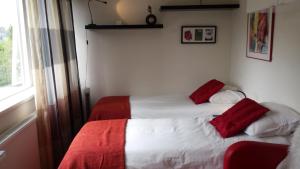 Cama ou camas em um quarto em Bed and Breakfast Oosterpark