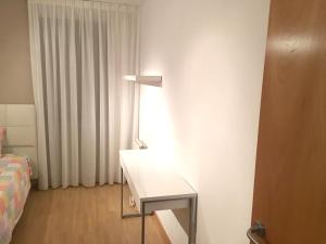 Posteľ alebo postele v izbe v ubytovaní Spacious Apartment in Terrassa with Shared Pool, 85 m²