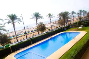 Bazén v ubytovaní Spacious apartment in El Campello, 120 m², shared pool alebo v jeho blízkosti