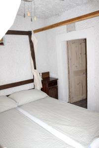Postel nebo postele na pokoji v ubytování Comfortable apartment in Betina, 52 m², air-conditioned
