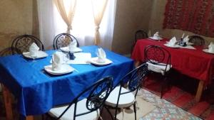 Restoran atau tempat lain untuk makan di 4 bedrooms house with city view furnished terrace and wifi at Hassilabied