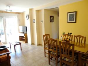 Posedenie v ubytovaní Charming Apartment in Dénia with Shared Pool
