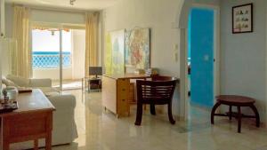 Χώρος καθιστικού στο Modern Apartment in Almuñécar - 62 sqm - Sea & Mountain View
