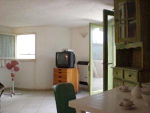 TV a/nebo společenská místnost v ubytování Charming Studio in Mazara del Vallo - 20 sqm - Sea View