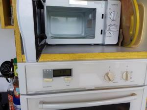 Kuchyň nebo kuchyňský kout v ubytování Maison charmante à Ruillé-sur-Loir avec jardin privé + 6 fotografií