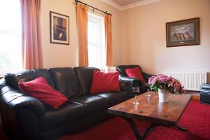 Istumisnurk majutusasutuses Inviting 4-Bed House in Strokestown