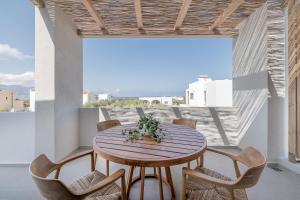 A balcony or terrace at Anthos Villas - Chania
