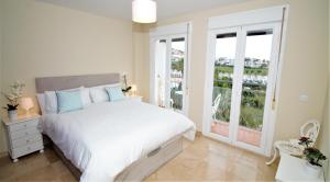 Ένα ή περισσότερα κρεβάτια σε δωμάτιο στο Pool- AirCon- Quiet&Peaceful- FamilyFriendly