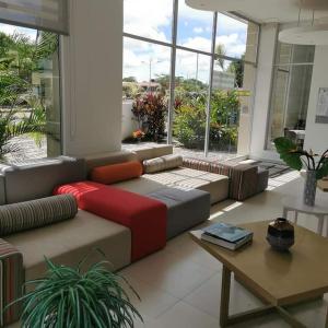 Prostor za sedenje u objektu Apartamento nuevo - Amoblado en Puerto azul - Club House Piscina, Futbol, Jacuzzi, Voley playa