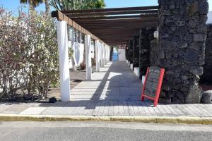 Zdjęcie z galerii obiektu Apartamento Giovanni 09 Playa Roca w Costa Teguise