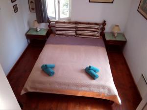 Кровать или кровати в номере Stunning House - Sleeps 11 Terrace & Sea View