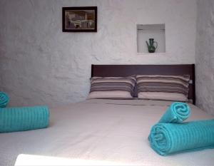 Кровать или кровати в номере Stunning House - Sleeps 11 Terrace & Sea View
