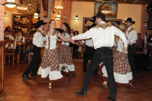 Hostia v ubytovaní Country Saloon Belá